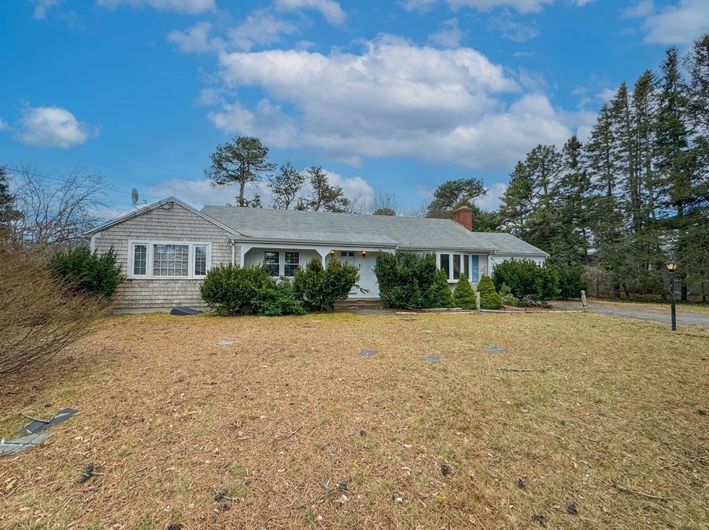 1 Captain Small Rd, Yarmouth, MA 02664 exterior