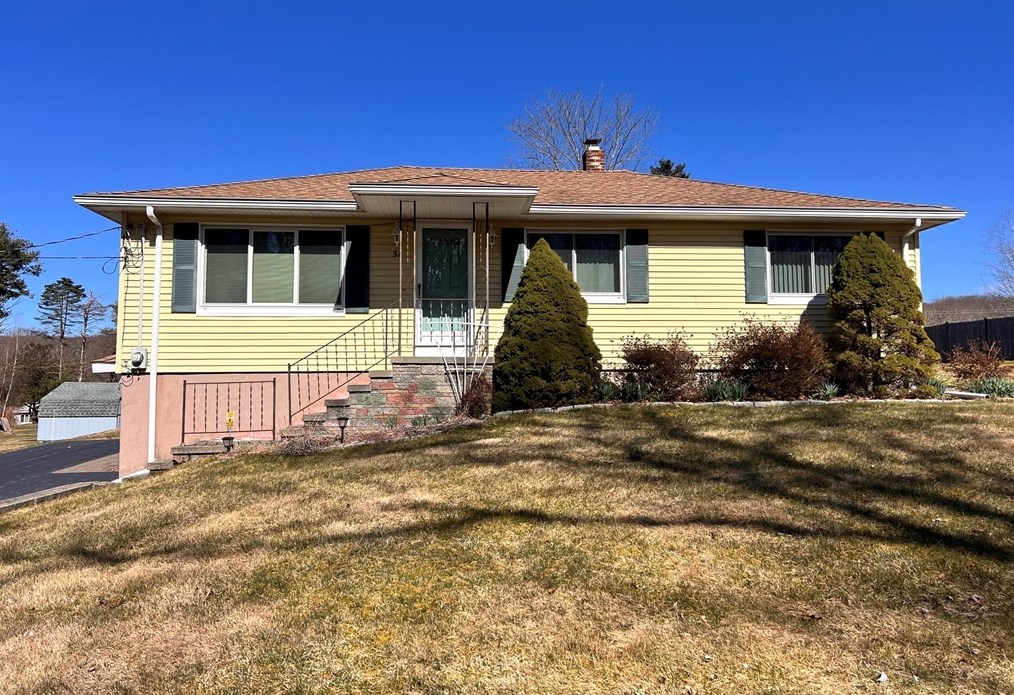 31 Upper Gore Rd, Webster, MA 01570