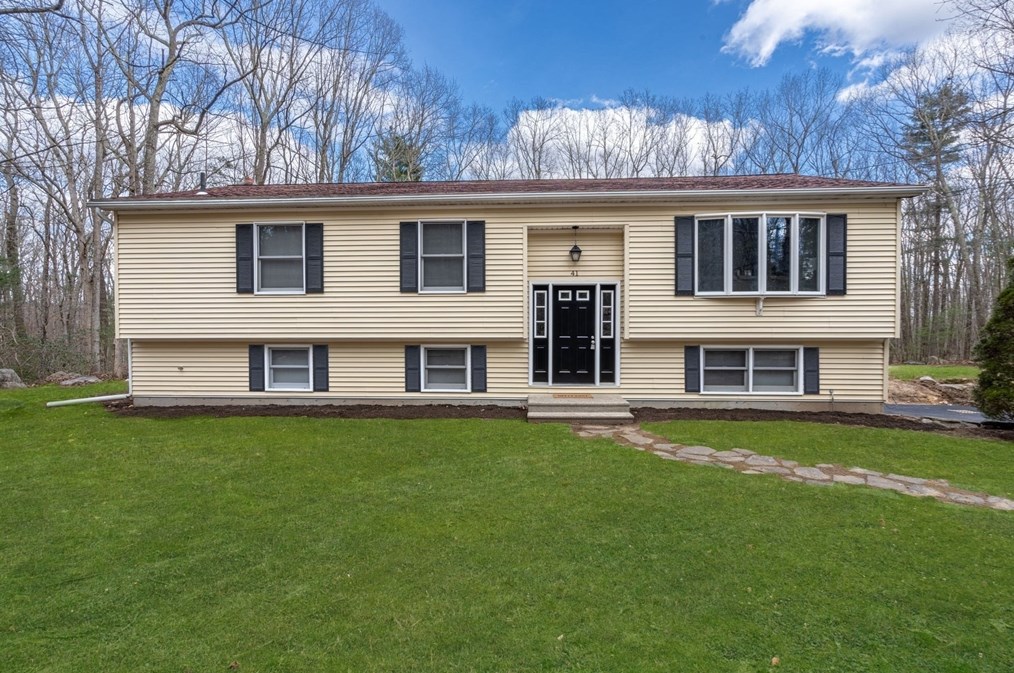 41 William Casey Rd, Spencer, MA 01562 exterior