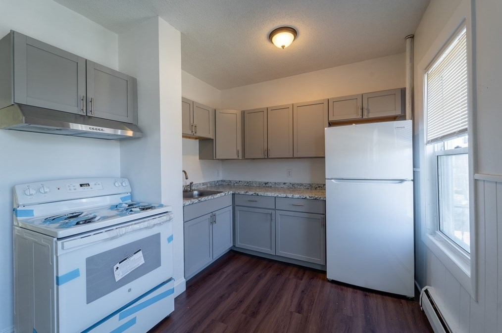 2 Dartmouth St, Worcester MA  01604-3008 exterior