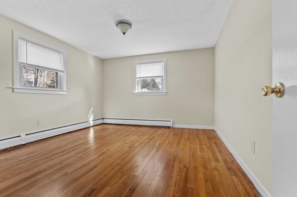 18 Mohican Rd, Worcester MA  01605-2312 exterior