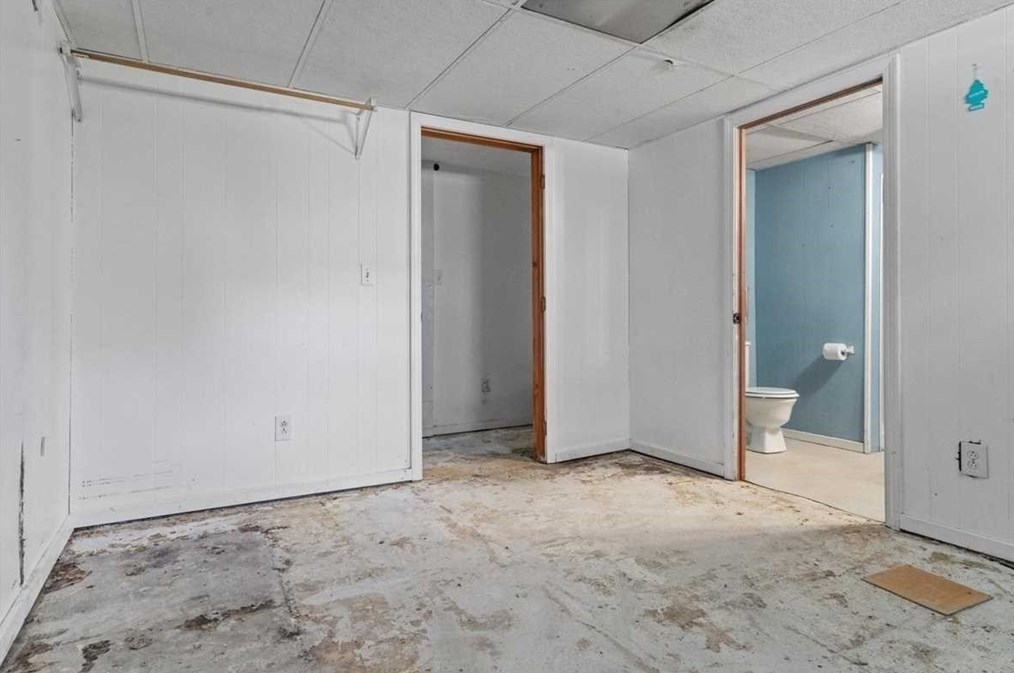 18 Mohican Rd, Worcester MA  01605-2312 exterior