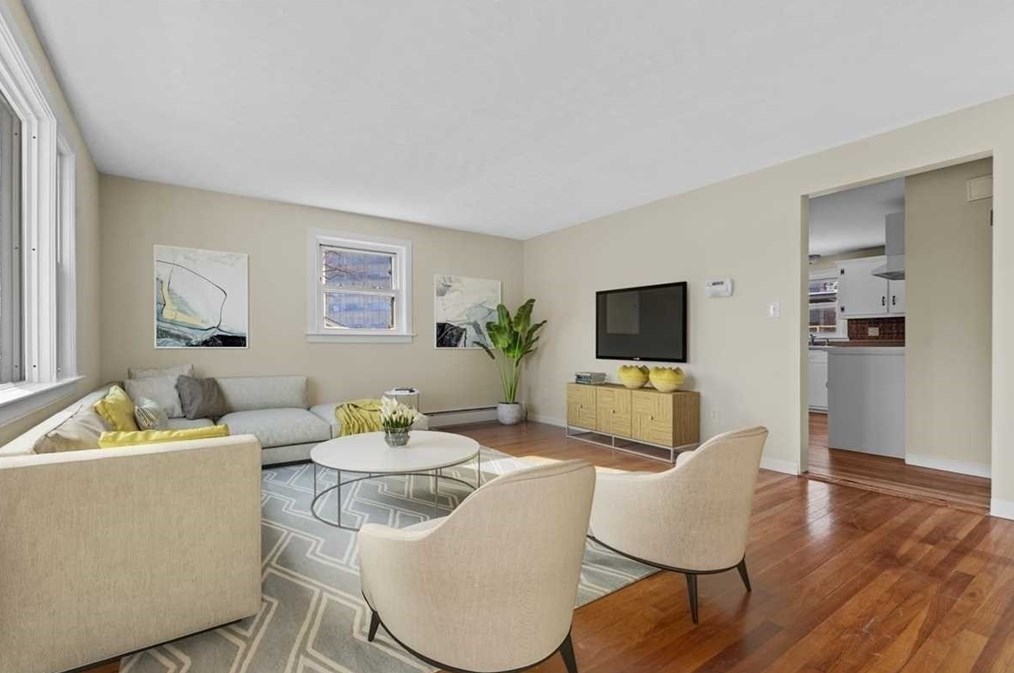 18 Mohican Rd, Worcester MA  01605-2312 exterior