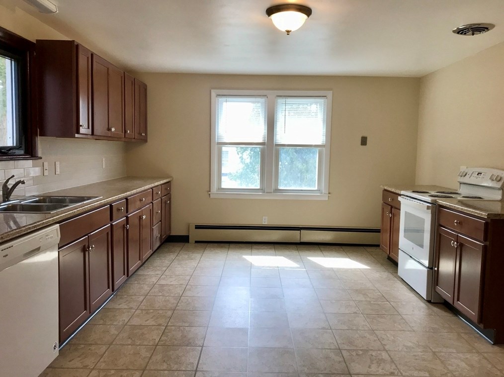 6 Roland Rd #2, Worcester, MA 01606