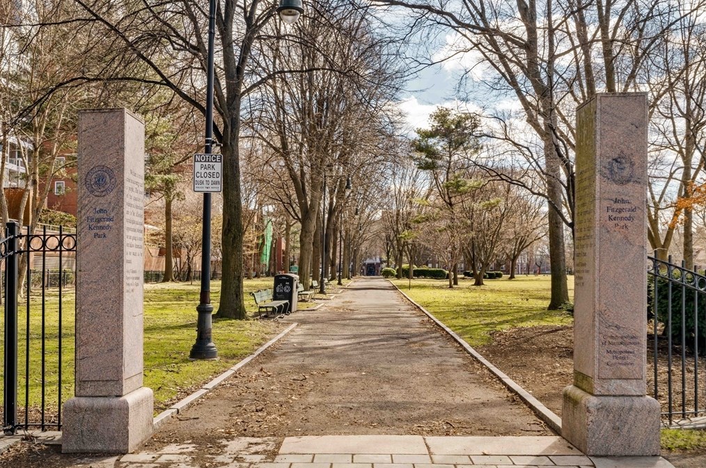 983 Memorial Dr, Cambridge MA  02138-5742 exterior