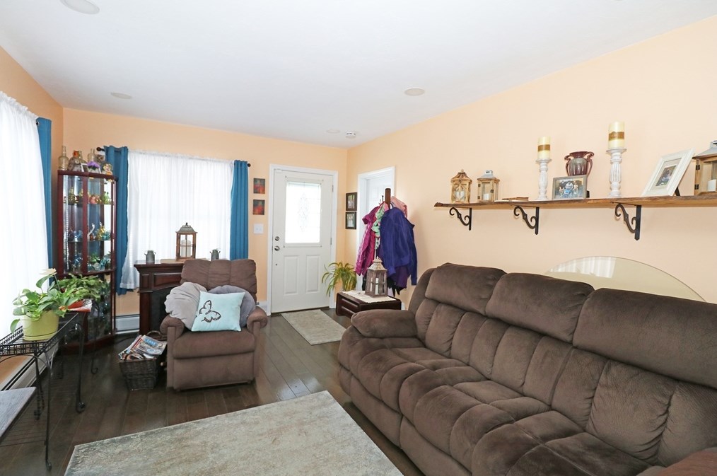 175 Sprague St, Fall River MA  02724-1429 exterior