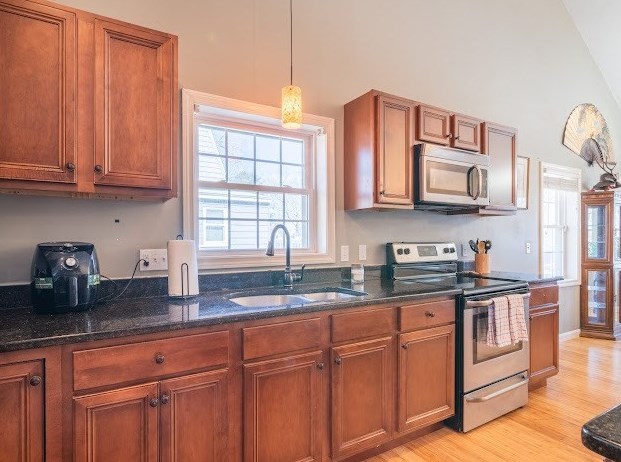 67 Garrison Ave, Worcester MA 01606-1615 exterior