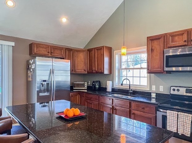 67 Garrison Ave, Worcester MA 01606-1615 exterior