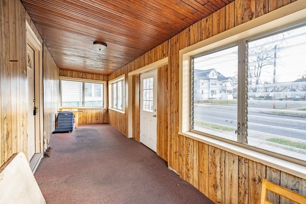 578 Springfield St, Chicopee MA 01013-2853 exterior