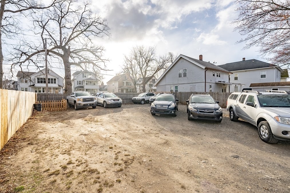 578 Springfield St, Chicopee MA 01013-2853 exterior