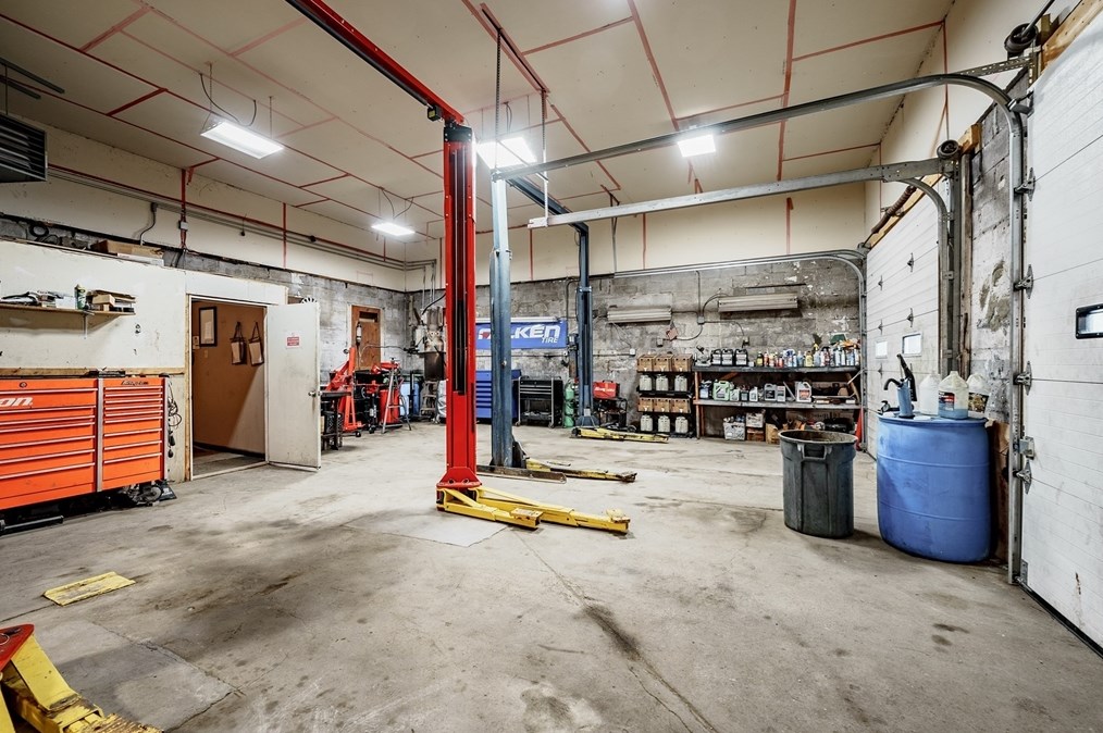 578 Springfield St, Chicopee MA 01013-2853 exterior