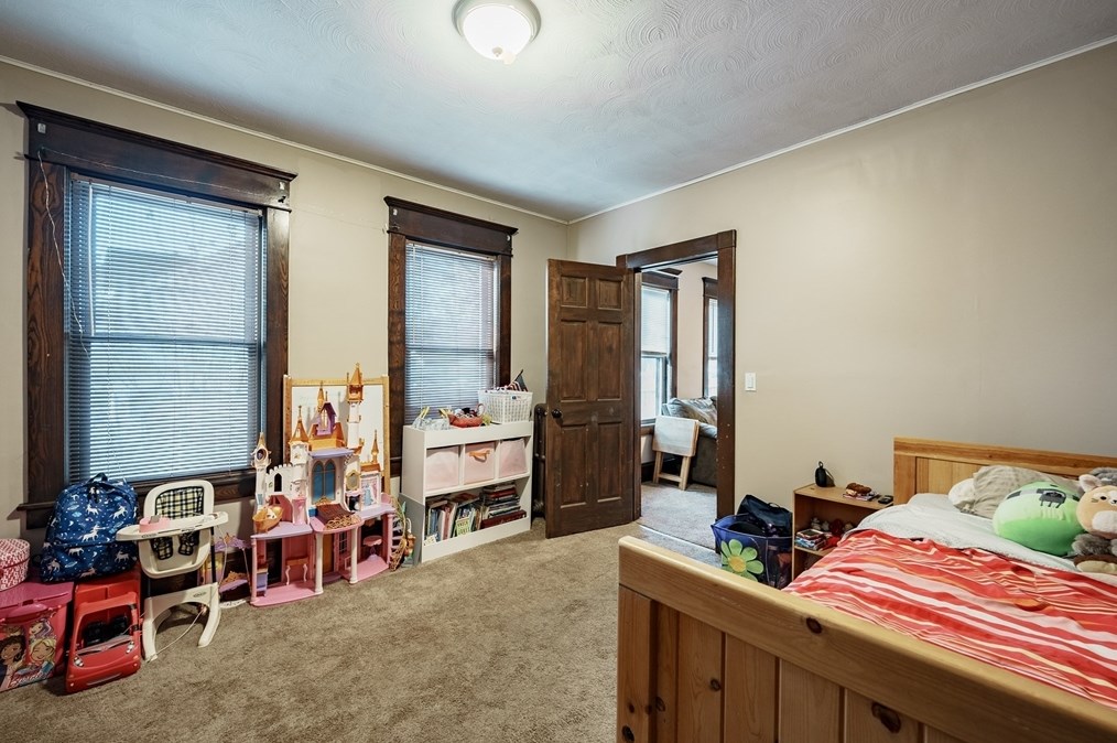 578 Springfield St, Chicopee MA 01013-2853 exterior