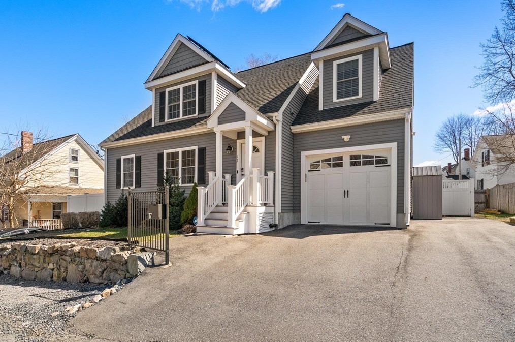 17 Plymouth St, Canton MA  02021-2927 exterior