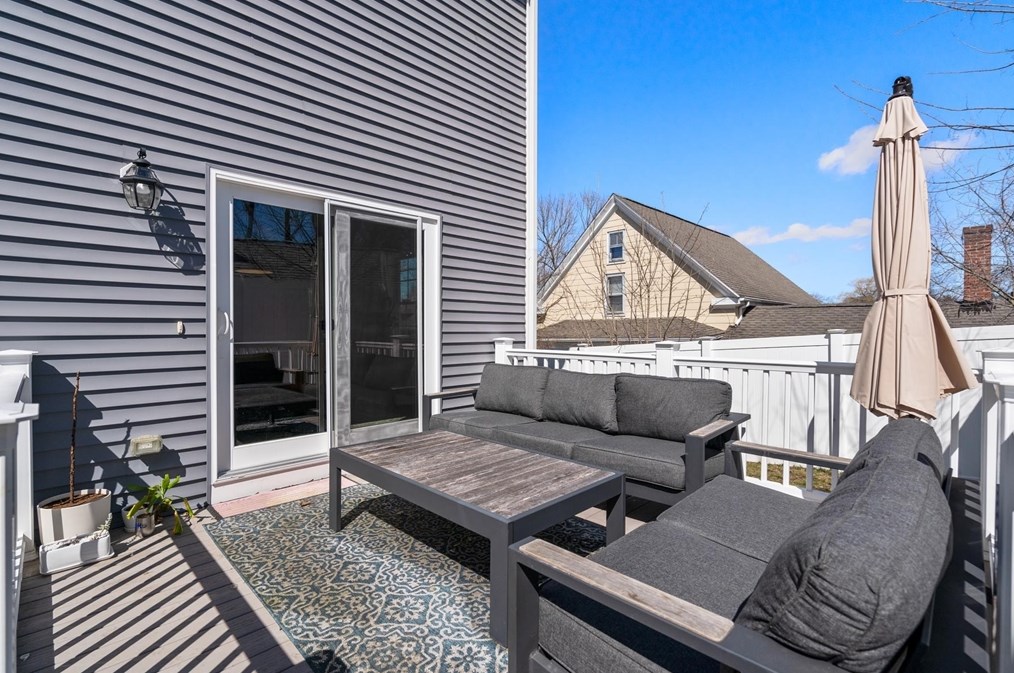 17 Plymouth St, Canton MA  02021-2927 exterior