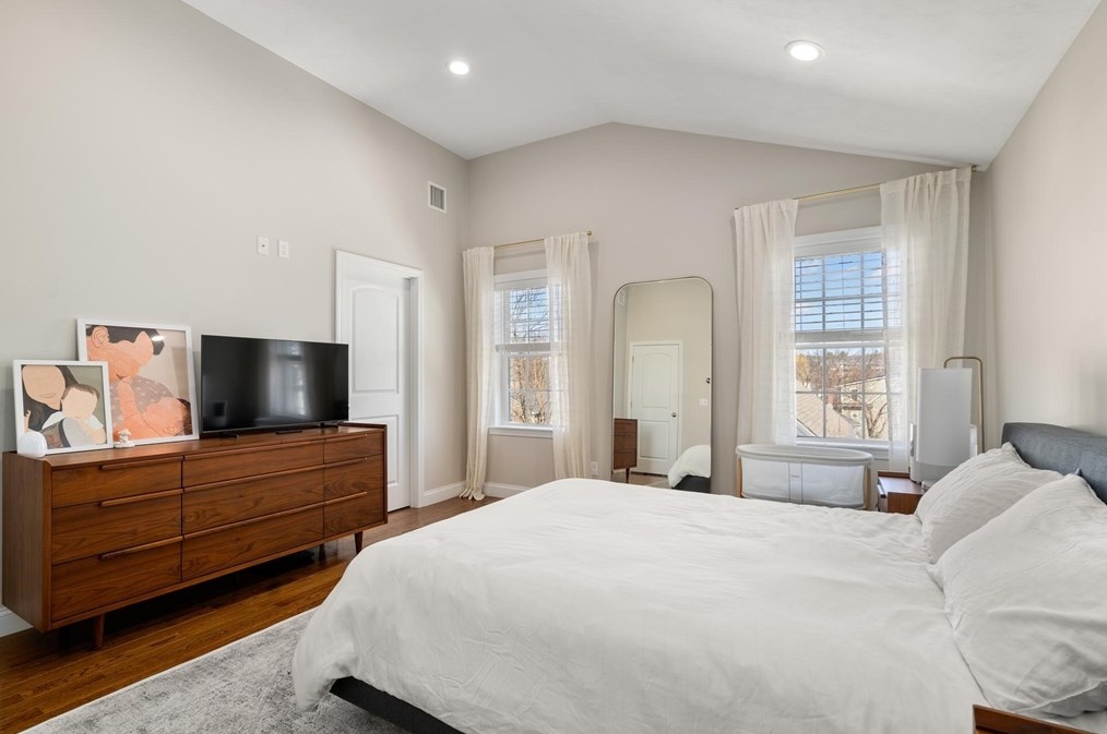 17 Plymouth St, Canton MA  02021-2927 exterior