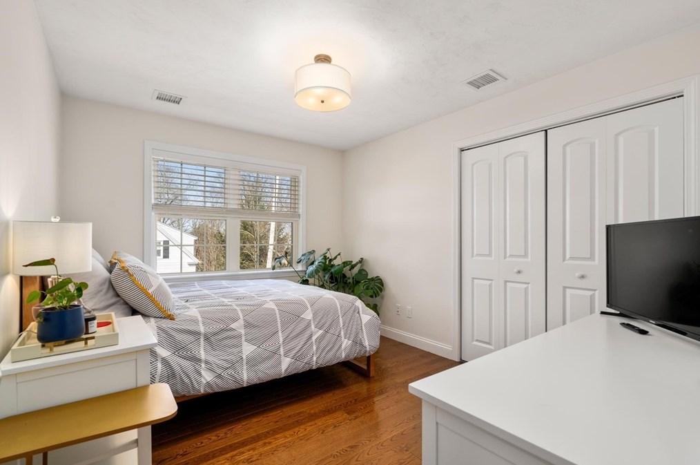 17 Plymouth St, Canton MA  02021-2927 exterior