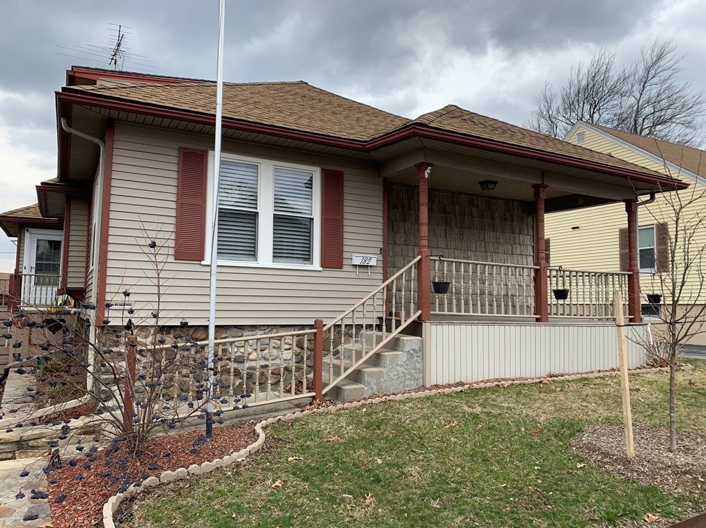 182 Delmont Ave, Worcester MA  01604-3206 exterior