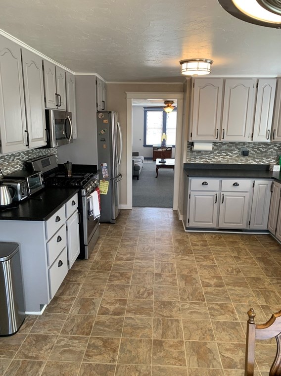 182 Delmont Ave, Worcester MA  01604-3206 exterior