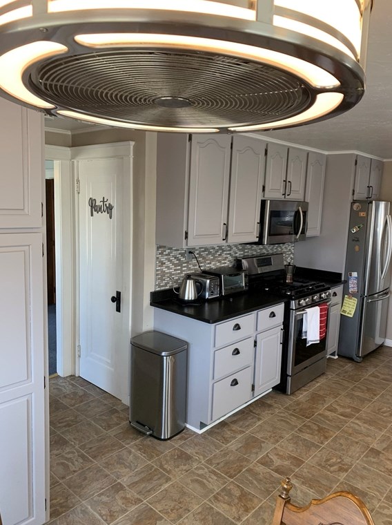 182 Delmont Ave, Worcester MA  01604-3206 exterior