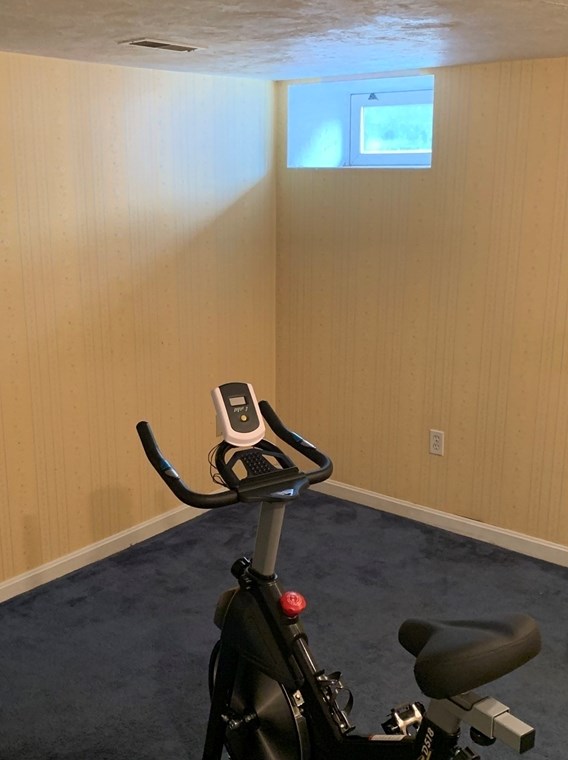 182 Delmont Ave, Worcester MA  01604-3206 exterior