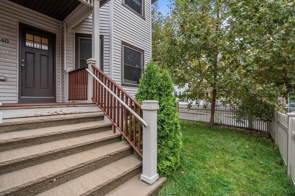 40 Grant St, Somerville, MA 02145-1912