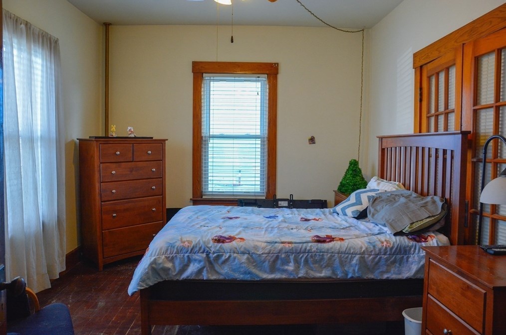 220 Front St, Winchendon MA 01475-1555 exterior