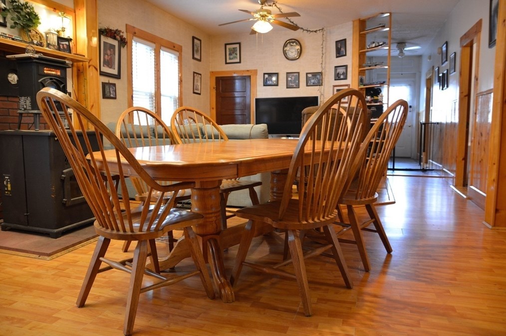 220 Front St, Winchendon MA 01475-1555 exterior