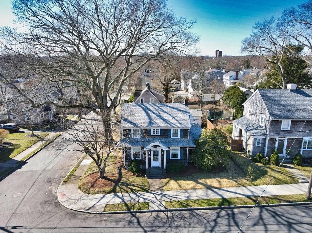 453 Montgomery St, Fall River, MA 02720 exterior