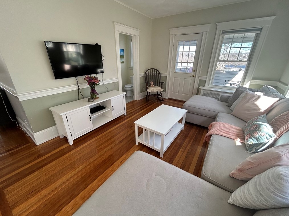 15 Farmer Rd, Arlington MA  02476-6021 exterior