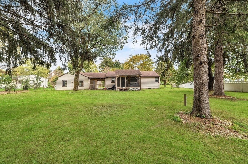 7 Lanebrook Cir, Granby MA  01033-9735 exterior