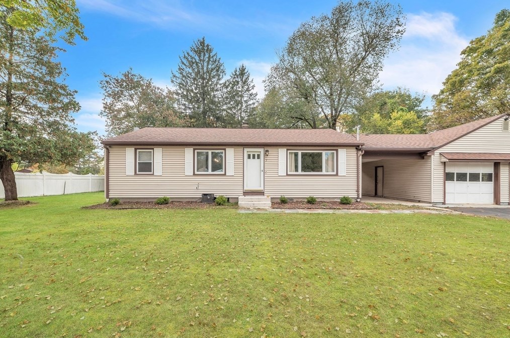 7 Lanebrook Cir, Granby MA  01033-9735 exterior