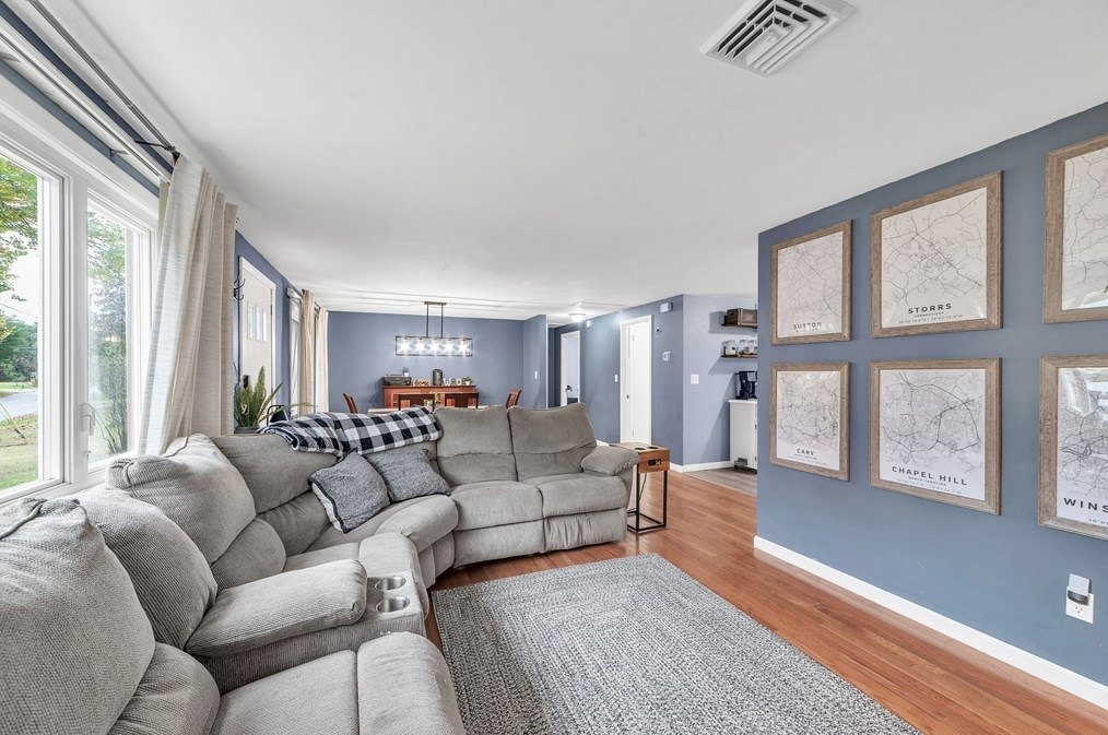 7 Lanebrook Cir, Granby MA  01033-9735 exterior