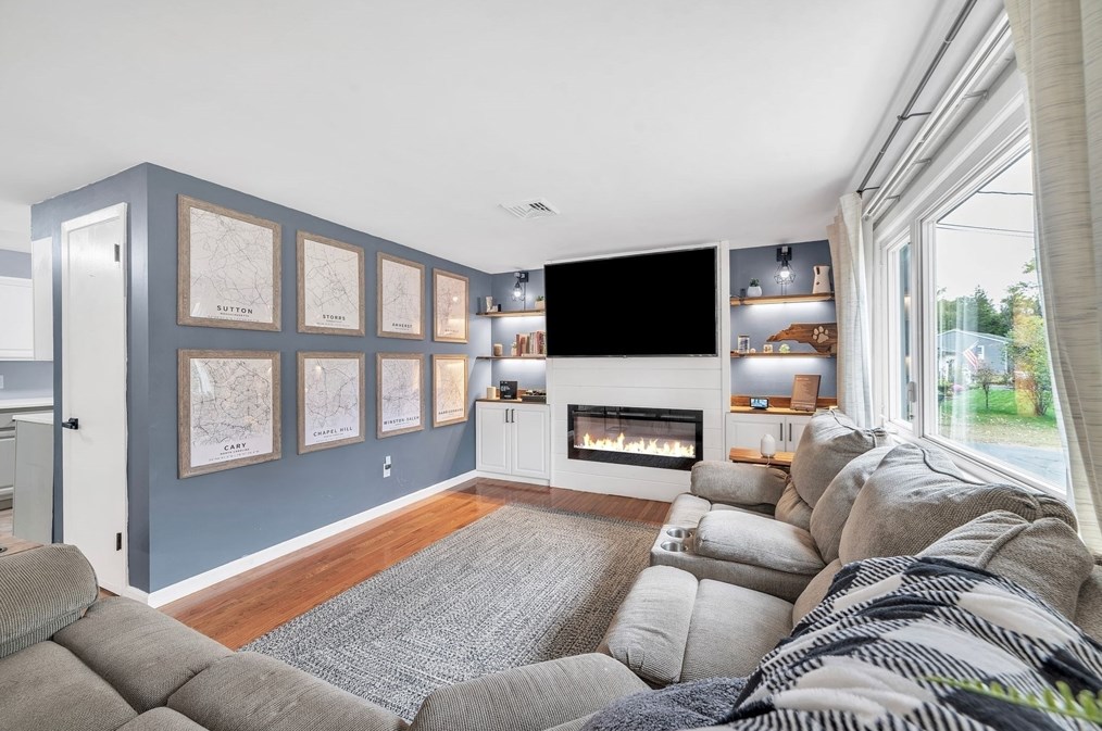 7 Lanebrook Cir, Granby MA  01033-9735 exterior