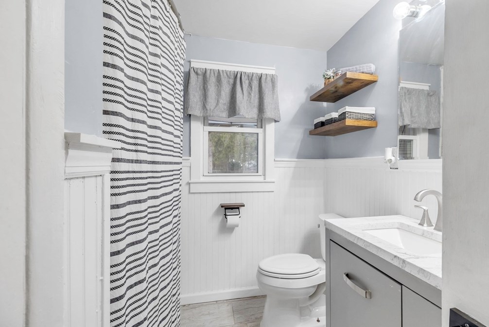 7 Lanebrook Cir, Granby MA  01033-9735 exterior