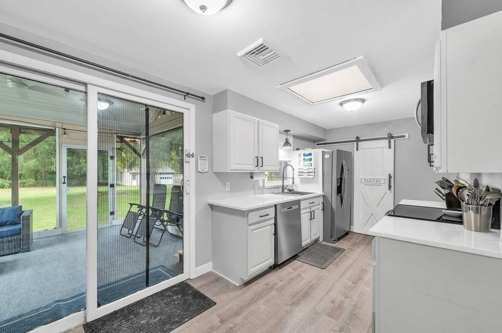 7 Lanebrook Cir, Granby MA  01033-9735 exterior