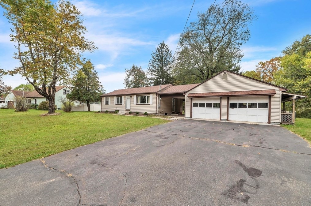 7 Lanebrook Cir, Granby MA  01033-9735 exterior