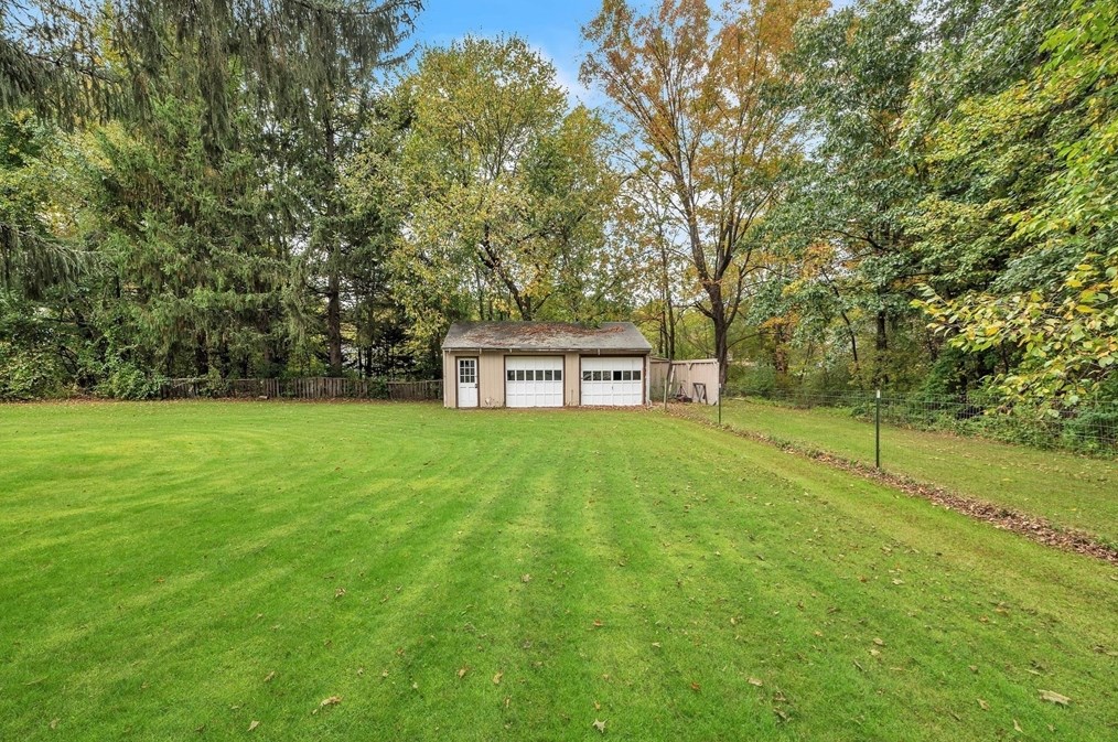 7 Lanebrook Cir, Granby MA  01033-9735 exterior