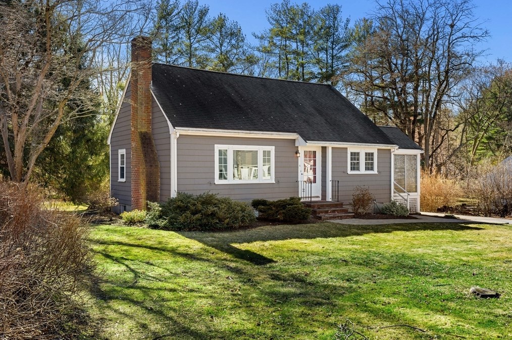 6 Westwind Rd, Andover, MA 01810