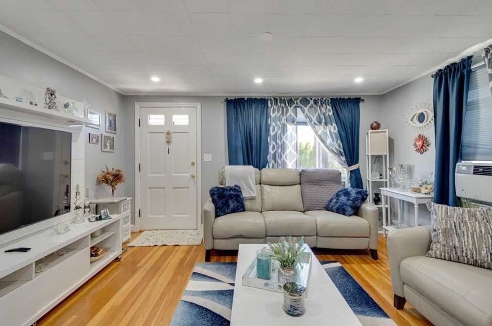 246 Purchase St, Milford MA  01757-3801 exterior