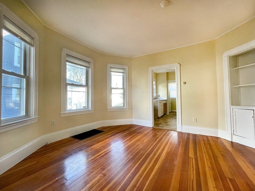 61 Germain Ave #1, Quincy, MA 02169