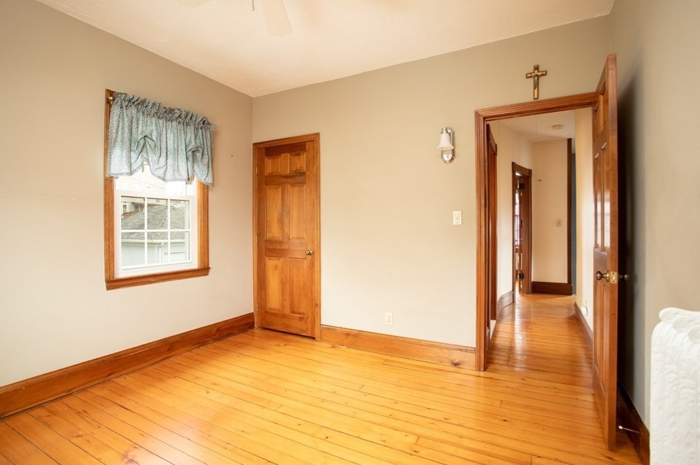 564 Almond St, Fall River MA 02724-1504 exterior