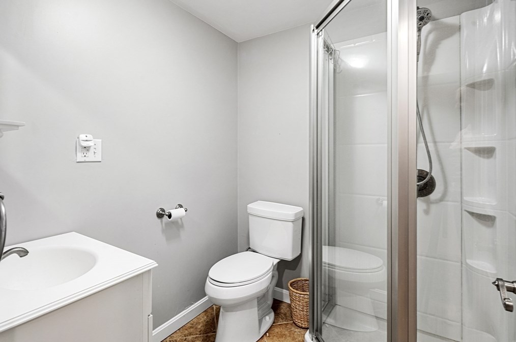 2 Franklin Rodgers Rd, Hingham MA 02043-2664 exterior