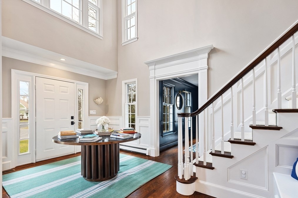 2 Franklin Rodgers Rd, Hingham MA 02043-2664 exterior