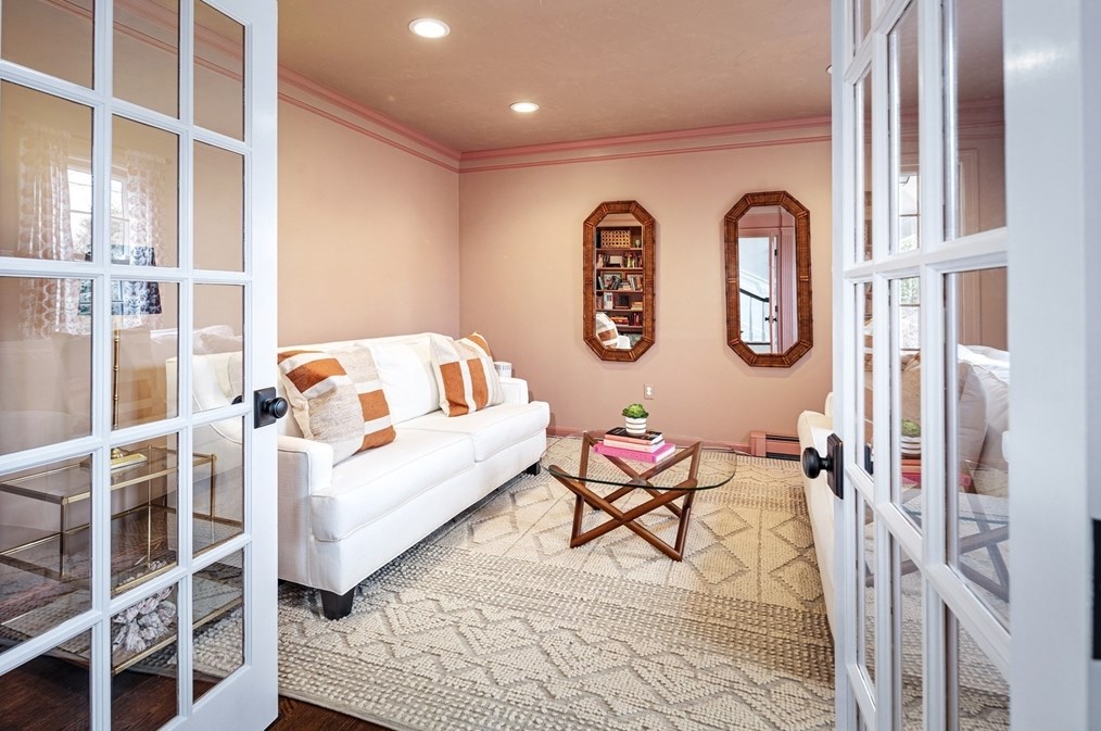 2 Franklin Rodgers Rd, Hingham MA 02043-2664 exterior