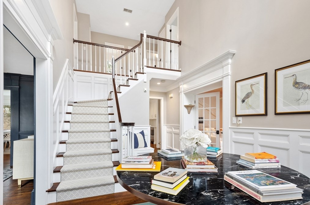 2 Franklin Rodgers Rd, Hingham MA 02043-2664 exterior