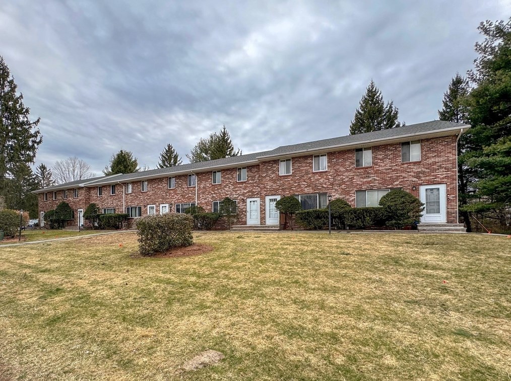 31 Andrew Cir, North-Andover, MA 01845 exterior