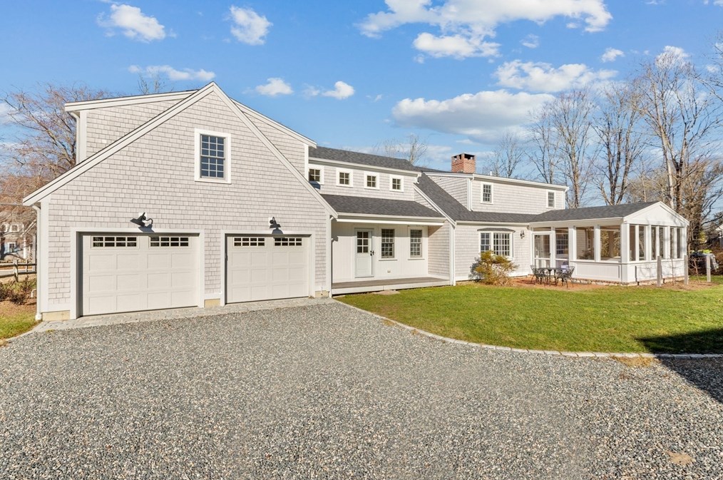 2211 Main St, Barnstable, MA 02668 exterior