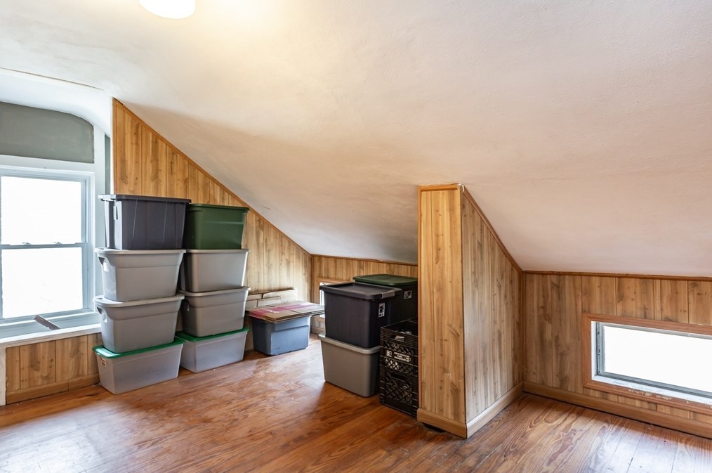 88 Howe St, Fall River MA 02724-2306 exterior