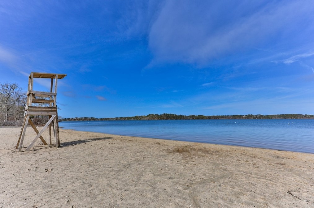 37 Forsythia Dr, Harwich, MA 02645