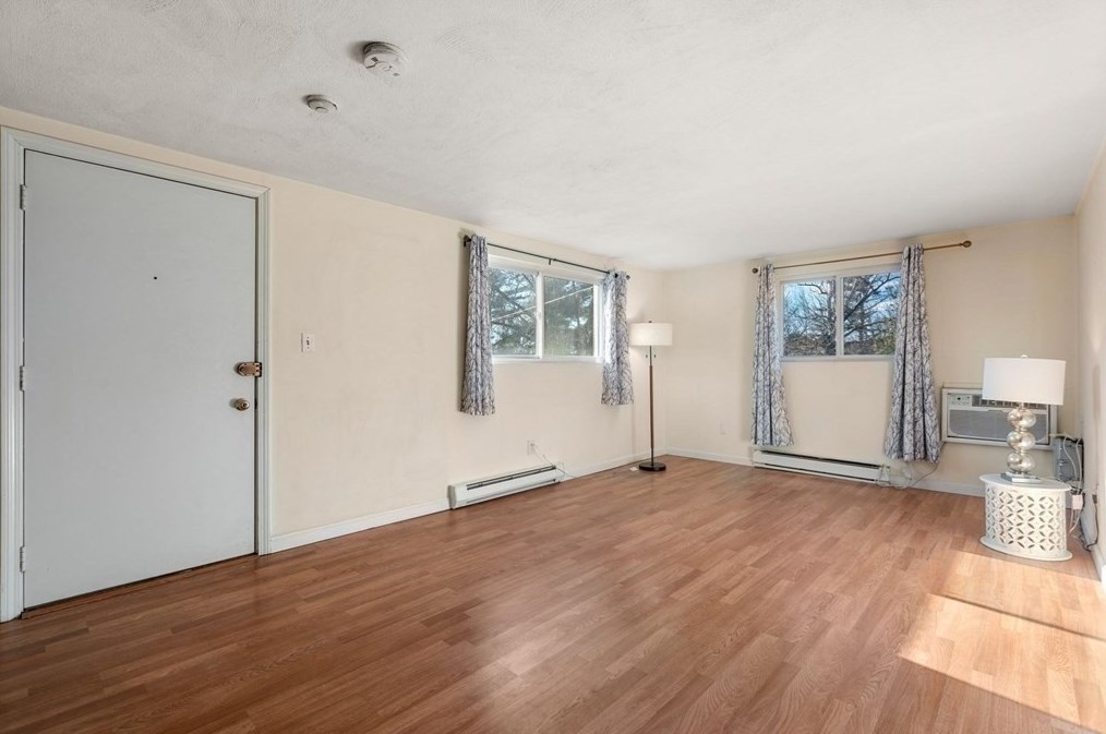 5 Wampus Ave Apt 5, Acton, MA 01720